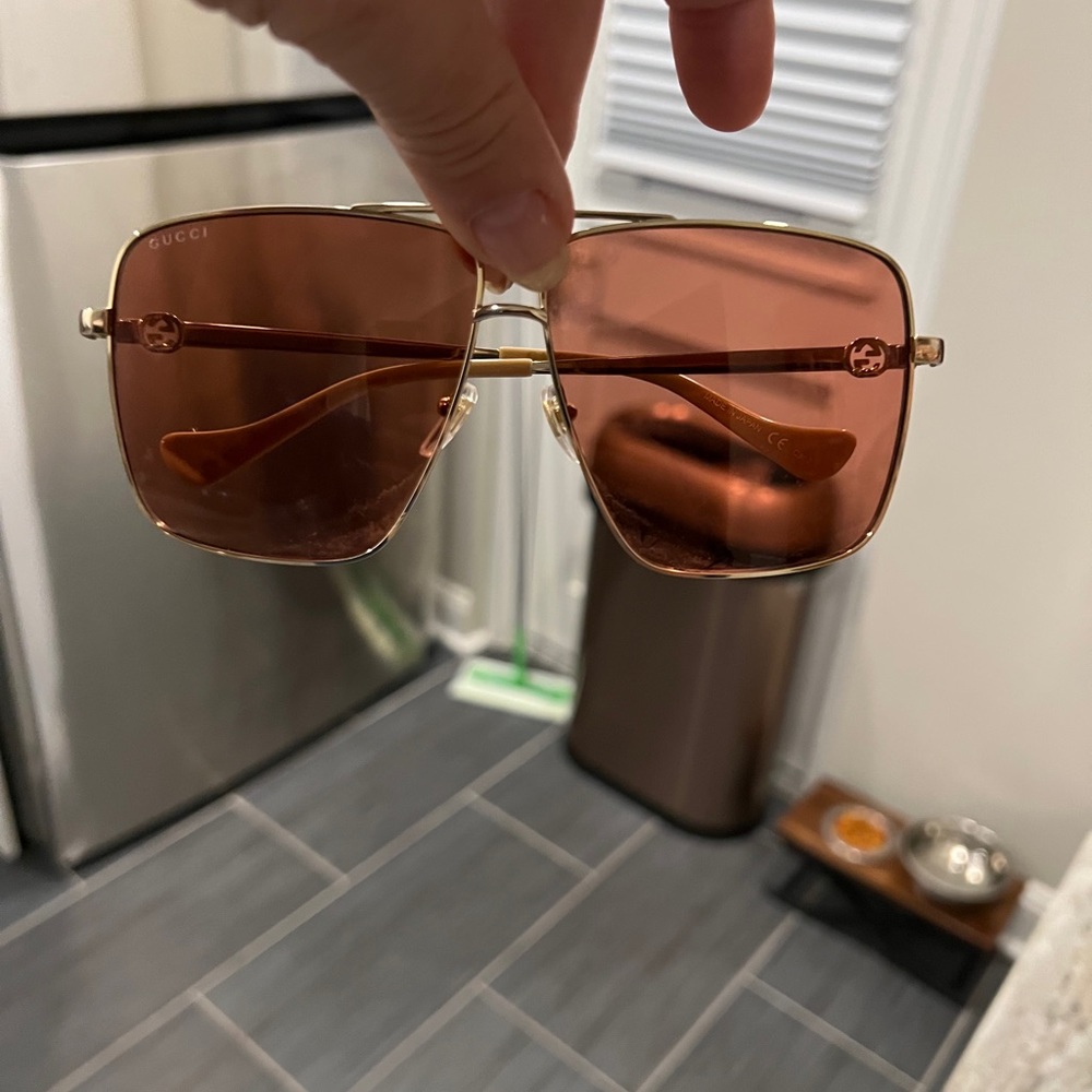 Gucci women’s sunglasses never worn or unpacked